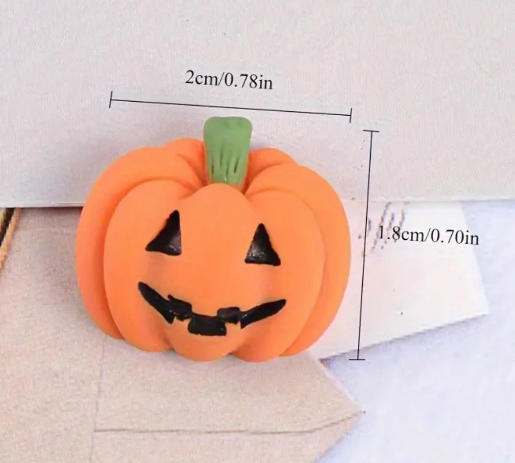 Halloween π» π mix moulds Halloween Silicone Molds for Chocolate and Fondant β Create Cute and Spooky Decorations of Ghosts, Bats, Pumpkins, and More for Cakes, Cupcakes, and Halloween Treats