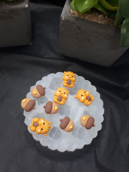 Miniature chipmunk 🐿️ and acorn moulds