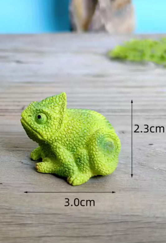 Chameleon lizard mould